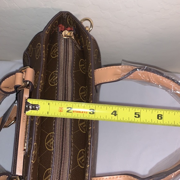 ADRIENNE VITTADINI BRAND NEW WITH TAGS GORGEOUS SATCHEL - Picture 11 of 11